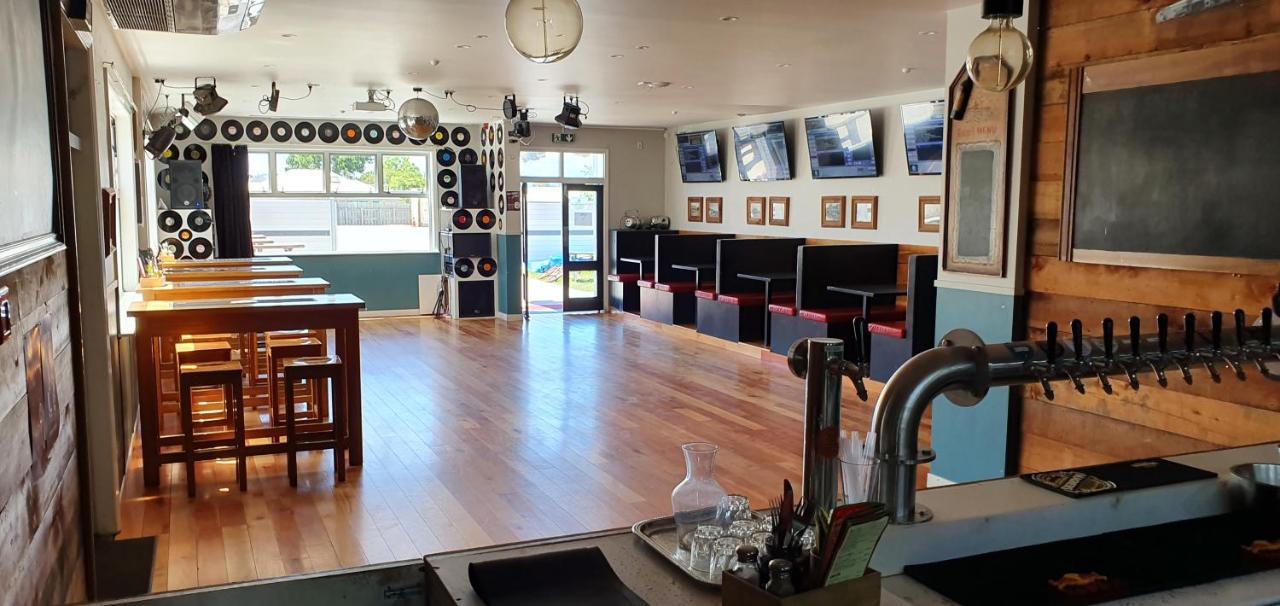 Hotel Motueka Backpackers, Loud Live Music Friday Saturday Nights Eksteriør bilde